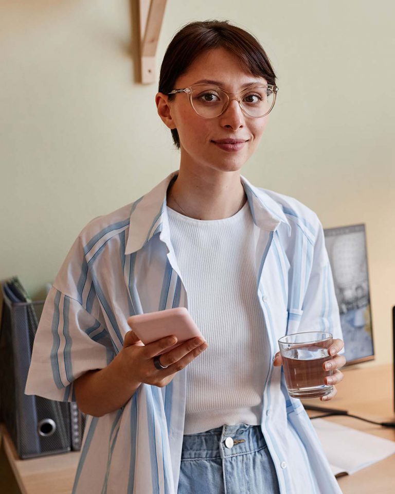 young-woman-as-3d-designer-at-home-office-workplac-2DTUHAC